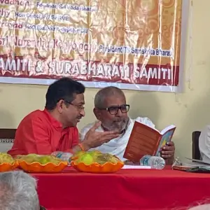 Dr-Sitaram-Ayyagari-with-Dr.-Narendra-Kapre